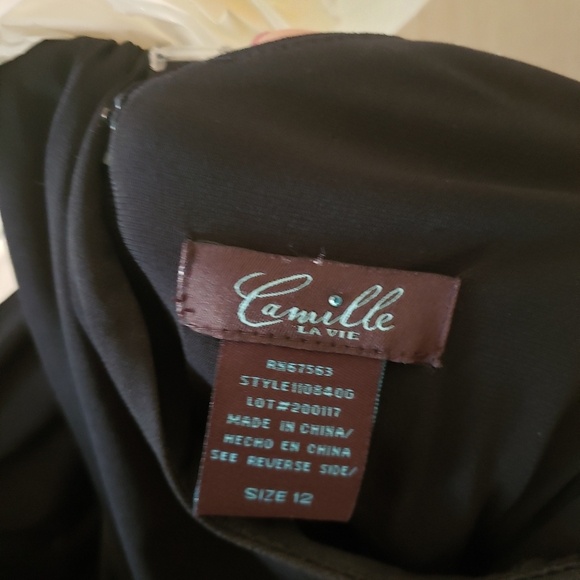 Dress - Picture 2 of 3